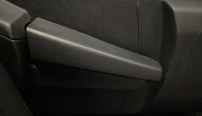 2021 Renault Kiger RXZ TURBO CVT DUAL TONE, Petrol, Automatic, 61,907 km, Driver Side Adjustment Panel