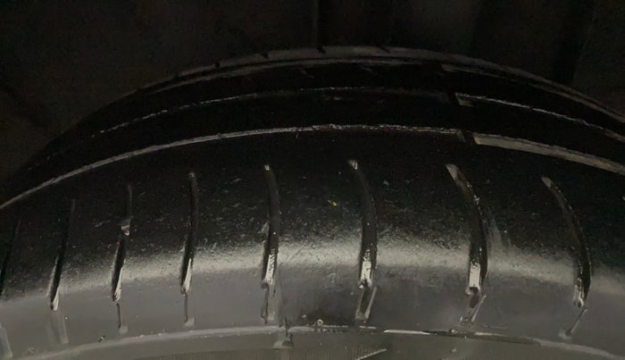 2021 Renault Kiger RXZ TURBO CVT DUAL TONE, Petrol, Automatic, 61,907 km, Left Rear Tyre Tread