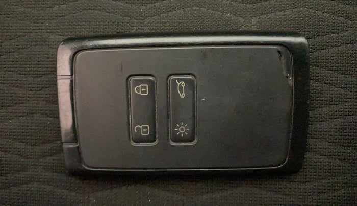 2021 Renault Kiger RXZ TURBO CVT DUAL TONE, Petrol, Automatic, 61,907 km, Key Close Up