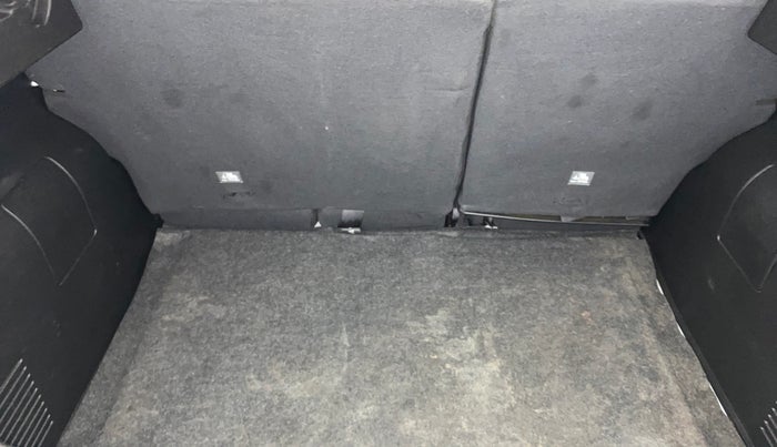 2021 Renault Kiger RXZ TURBO CVT DUAL TONE, Petrol, Automatic, 61,907 km, Boot Inside