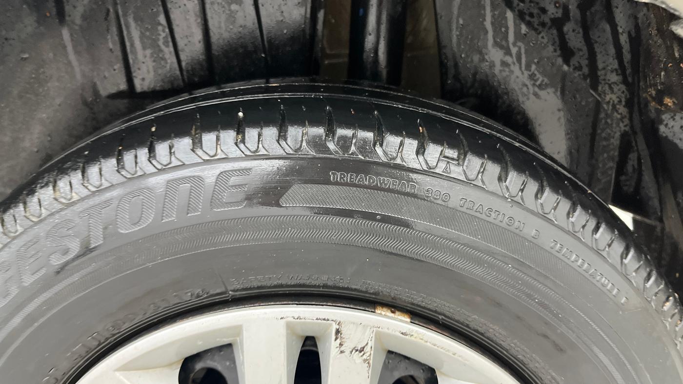 2017 Maruti Dzire VXI, Petrol, Manual, 44,922 km, Left Rear Tyre Tread
