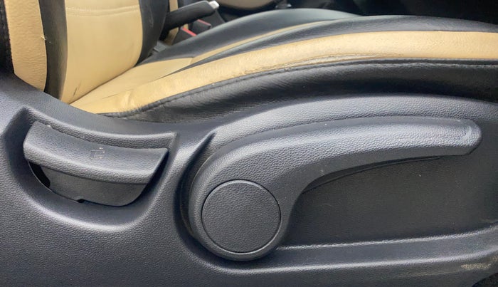 2018 Hyundai Elite i20 ASTA 1.2, Petrol, Manual, 22,042 km, Driver Side Adjustment Panel