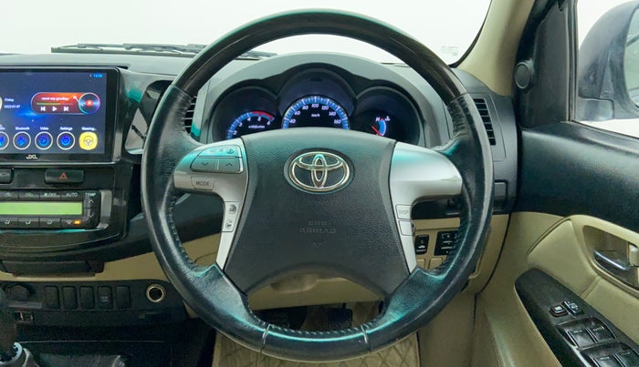 2014 Toyota Fortuner SPORTIVO 4X2 MT, Diesel, Manual, Steering Wheel Close Up