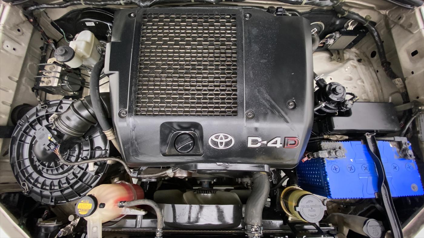2014 Toyota Fortuner SPORTIVO 4X2 MT, Diesel, Manual, Open Bonet