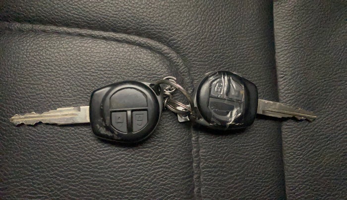 2013 Maruti Swift VXI, Petrol, Manual, 53,007 km, Key Close Up