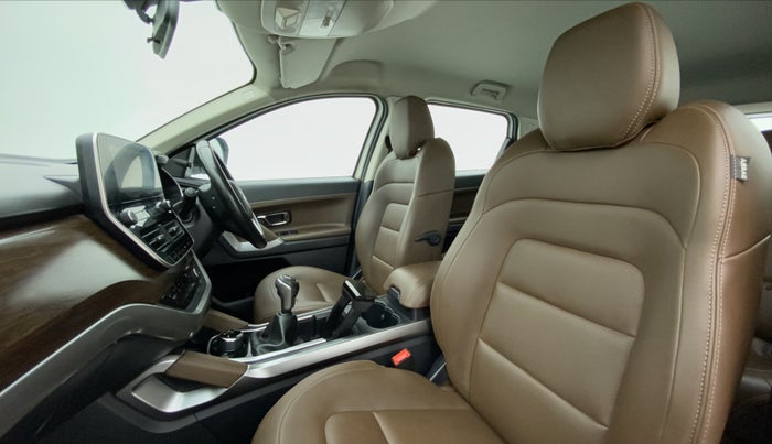 2019 Tata Harrier XZ 2.0L Kryotec, Diesel, Manual, 57,856 km, Right Side Front Door Cabin