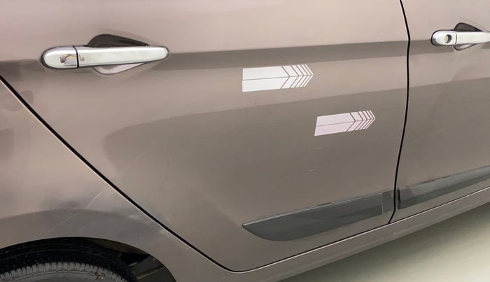 2018 Tata Tiago XE PETROL, Petrol, Manual, 40,330 km, Right rear door - Minor scratches