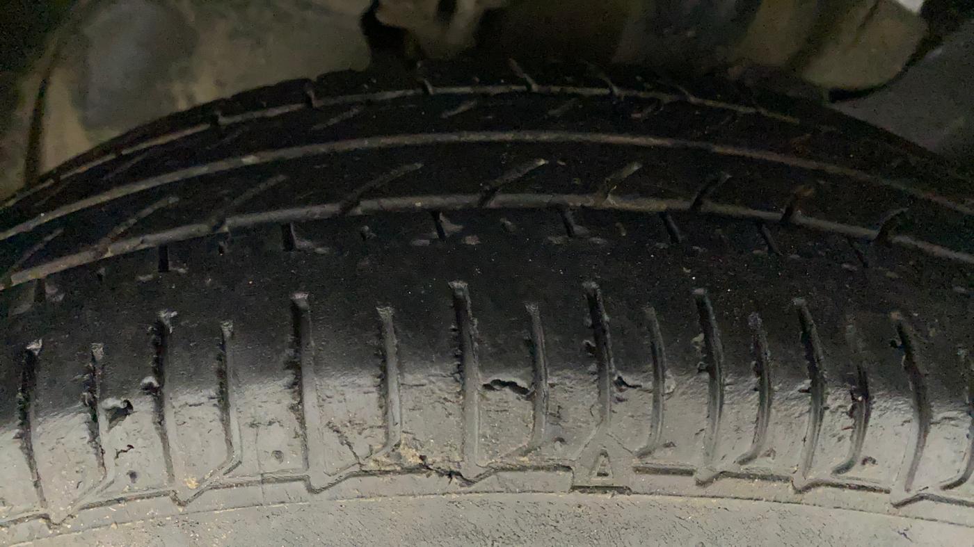 2018 Tata Tiago XE PETROL, Petrol, Manual, 40,330 km, Left Front Tyre Tread