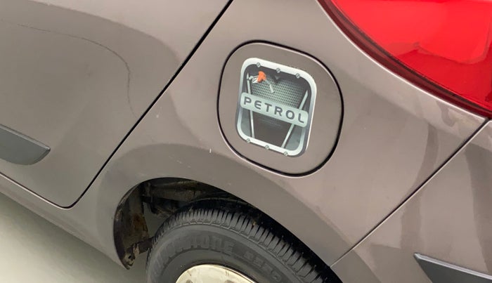 2018 Tata Tiago XE PETROL, Petrol, Manual, 40,330 km, Left quarter panel - Minor scratches