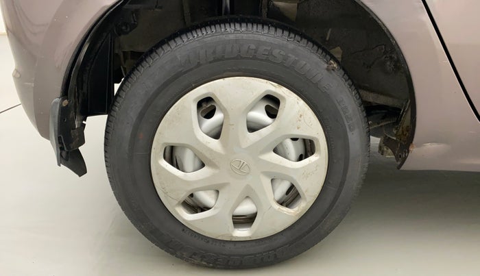 2018 Tata Tiago XE PETROL, Petrol, Manual, 40,330 km, Right Rear Wheel