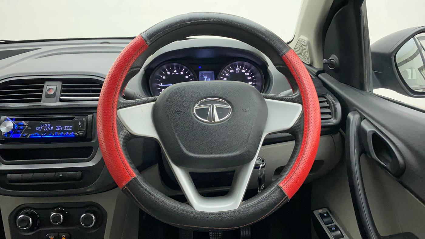 2018 Tata Tiago XE PETROL, Petrol, Manual, 40,330 km, Steering Wheel Close Up