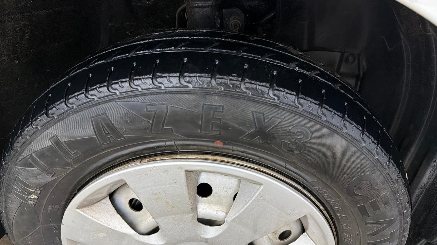 2022 Maruti New Wagon-R LXI CNG (O) 1.0, CNG, Manual, 1,04,176 km, Right Front Tyre Tread