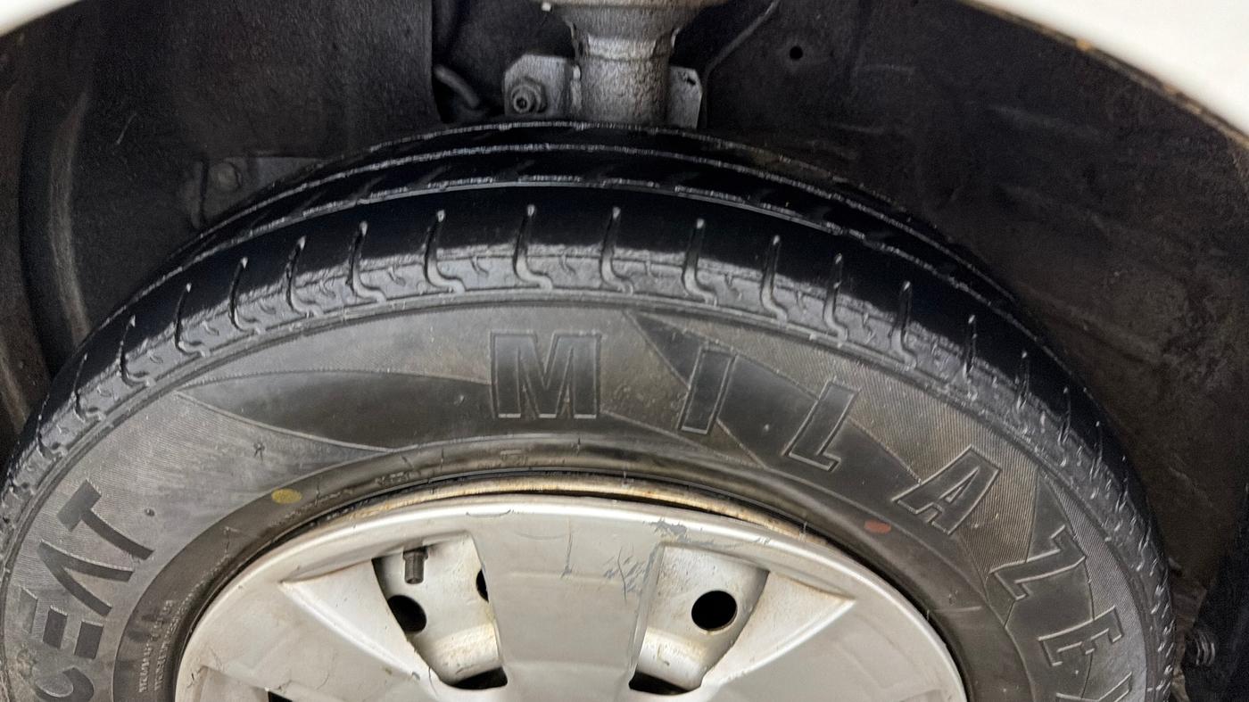 2022 Maruti New Wagon-R LXI CNG (O) 1.0, CNG, Manual, 1,04,176 km, Left Front Tyre Tread