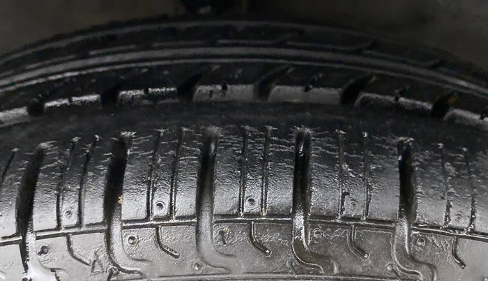 2010 Hyundai Santro Xing GLS, Petrol, Manual, 20,245 km, Right Front Tyre Tread