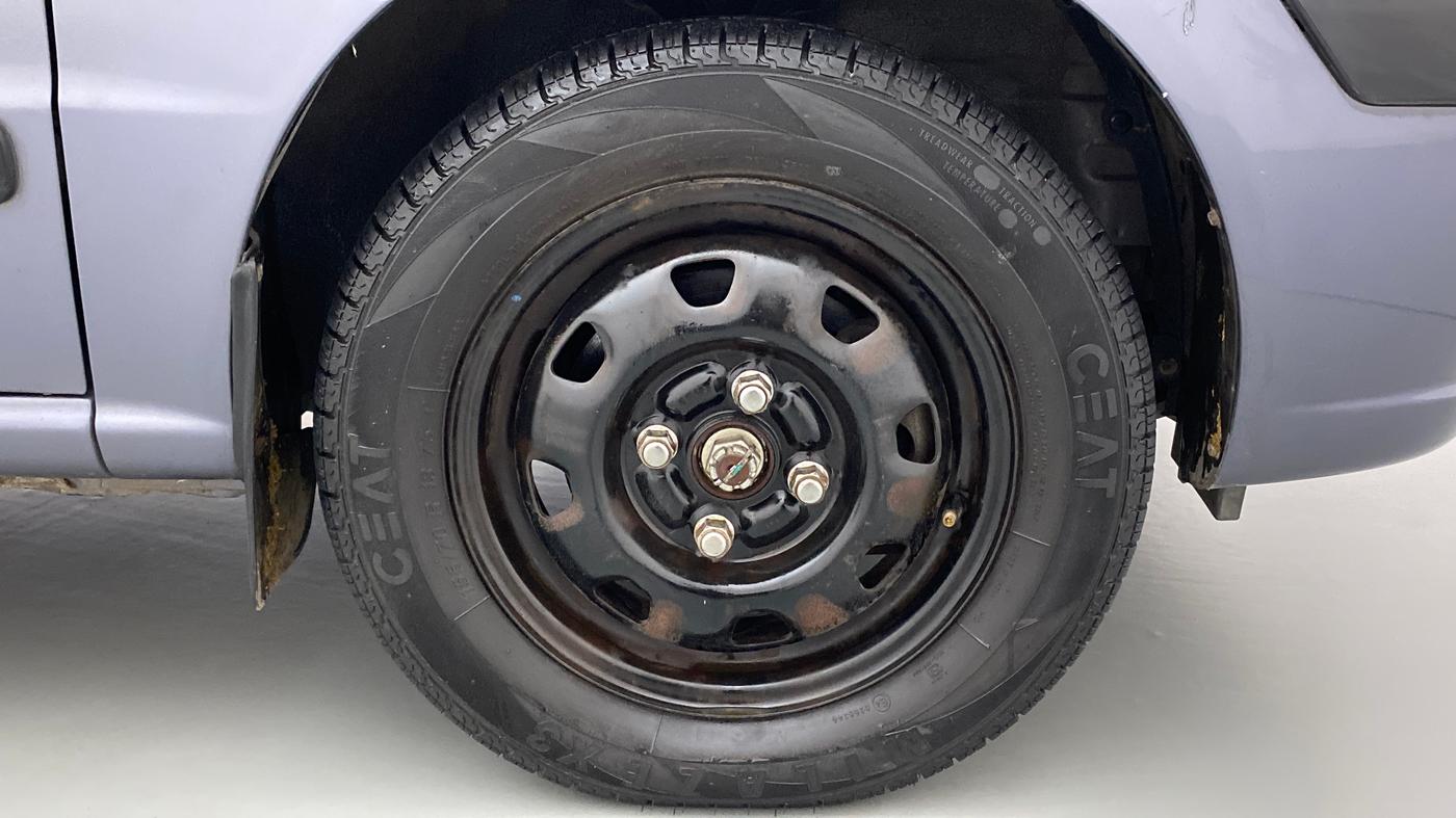 2010 Hyundai Santro Xing GLS, Petrol, Manual, 20,245 km, Right Front Wheel