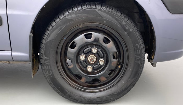 2010 Hyundai Santro Xing GLS, Petrol, Manual, 20,245 km, Right Front Wheel