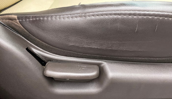 2010 Hyundai Santro Xing GLS, Petrol, Manual, 20,245 km, Driver Side Adjustment Panel