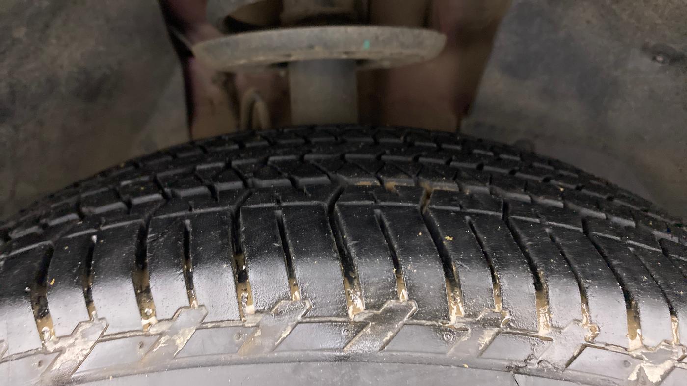 2021 Mahindra XUV500 W9, Diesel, Manual, 21,304 km, Right Front Tyre Tread