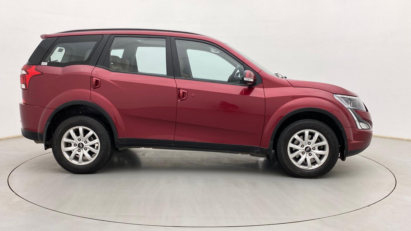 2021 Mahindra XUV500 W9, Diesel, Manual, 21,304 km, Right Side View