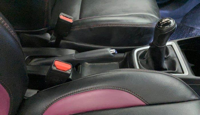 2019 Maruti Swift ZXI PLUS, Petrol, Manual, 21,093 km, Gear Lever