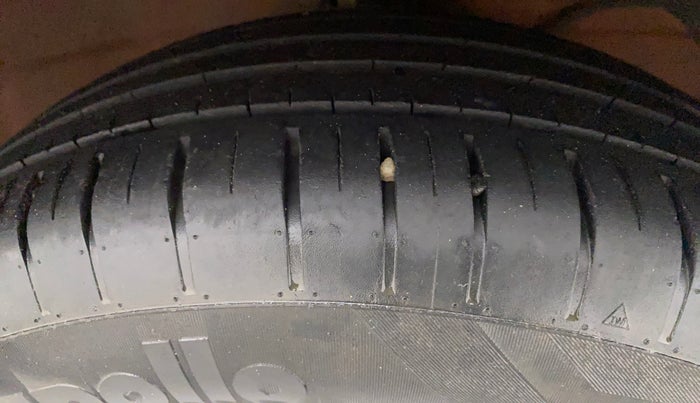 2019 Maruti Swift ZXI PLUS, Petrol, Manual, 21,093 km, Right Front Tyre Tread