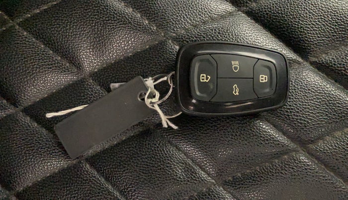 2018 Tata NEXON XZ PLUS DIESEL, Diesel, Manual, 73,096 km, Key Close Up