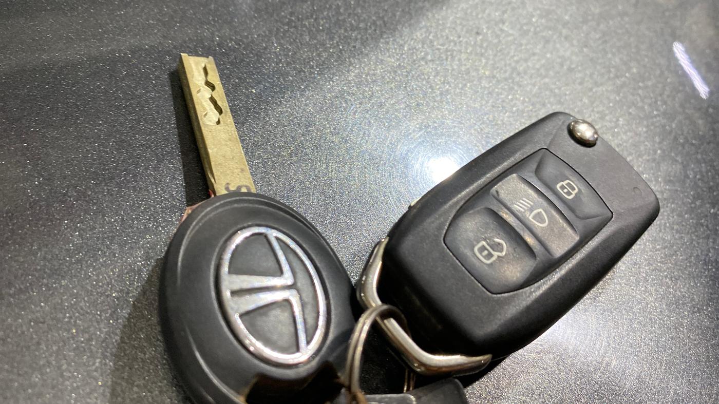 2020 Tata Tiago XZA PLUS PETROL, Petrol, Automatic, 9,876 km, Key Close Up