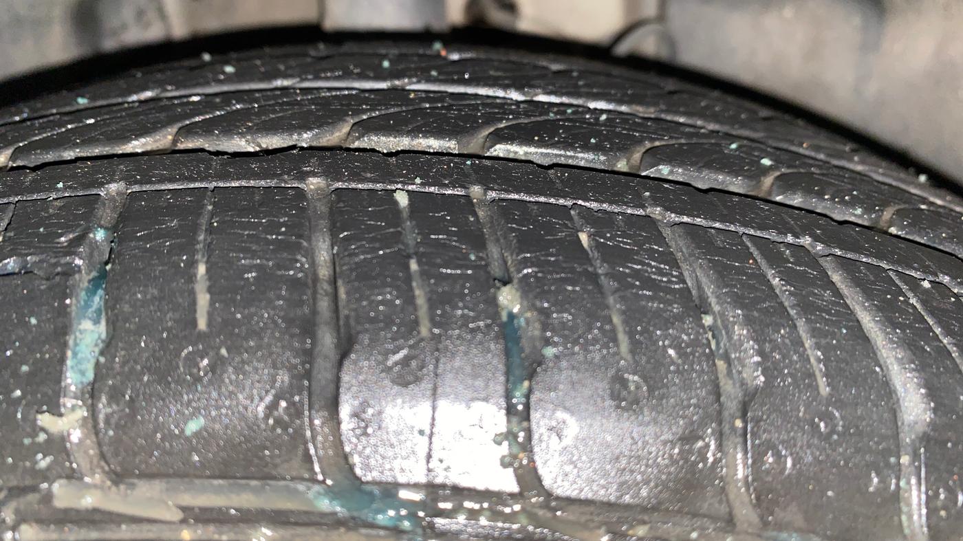 2020 Tata Tiago XZA PLUS PETROL, Petrol, Automatic, 9,876 km, Right Front Tyre Tread