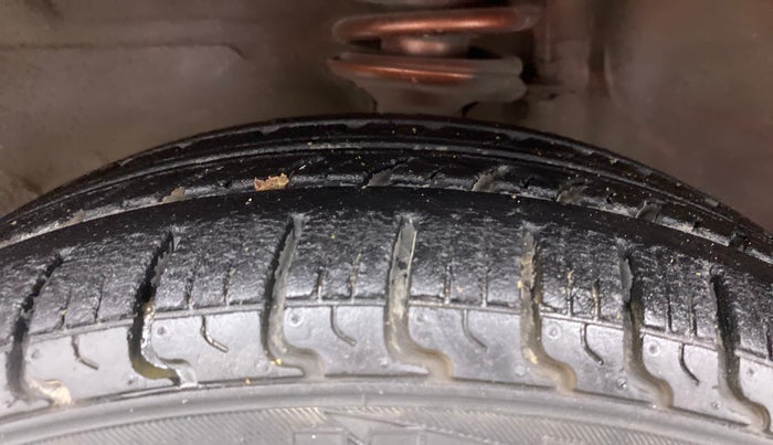 2013 Maruti Alto K10 VXI, Petrol, Manual, 64,542 km, Left Front Tyre Tread