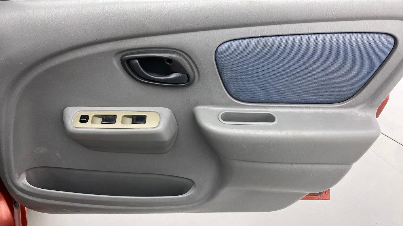 2013 Maruti Alto K10 VXI, Petrol, Manual, 64,542 km, Driver Side Door Panels Control
