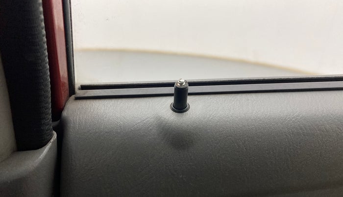 2013 Maruti Alto K10 VXI, Petrol, Manual, 64,542 km, Lock system - Door lock knob has minor damage