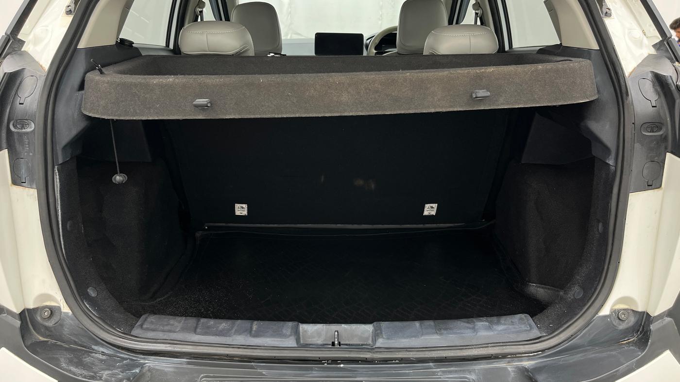 2023 Tata NEXON CREATIVE + 1.2 PETROL, Petrol, Manual, 29,850 km, Boot Inside