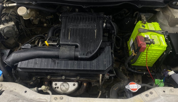 2014 Maruti Swift ZXI, Petrol, Manual, 1,01,773 km, Engine View