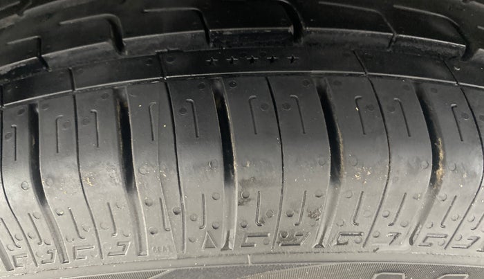 2014 Maruti Swift ZXI, Petrol, Manual, 1,01,773 km, Left Front Tyre Tread
