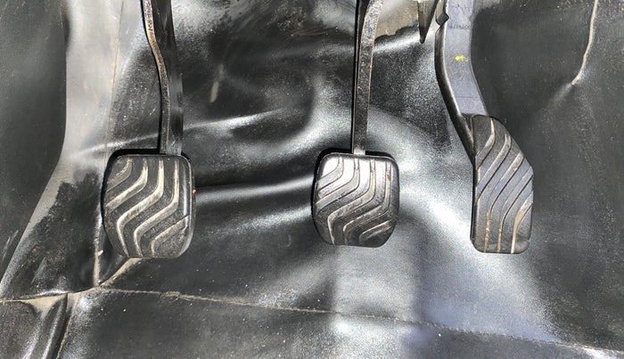 2023 Renault TRIBER RXZ, Petrol, Manual, 22,216 km, Pedals