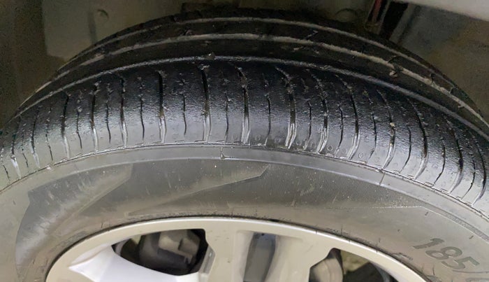 2023 Renault TRIBER RXZ, Petrol, Manual, 22,216 km, Left Front Tyre Tread