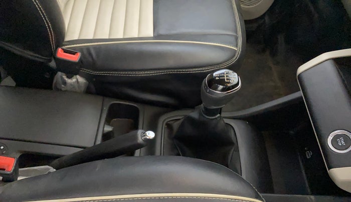 2023 Renault TRIBER RXZ, Petrol, Manual, 22,216 km, Gear Lever