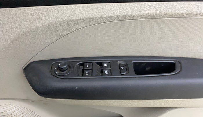 2023 Renault TRIBER RXZ, Petrol, Manual, 22,216 km, Driver Side Door Panels Control