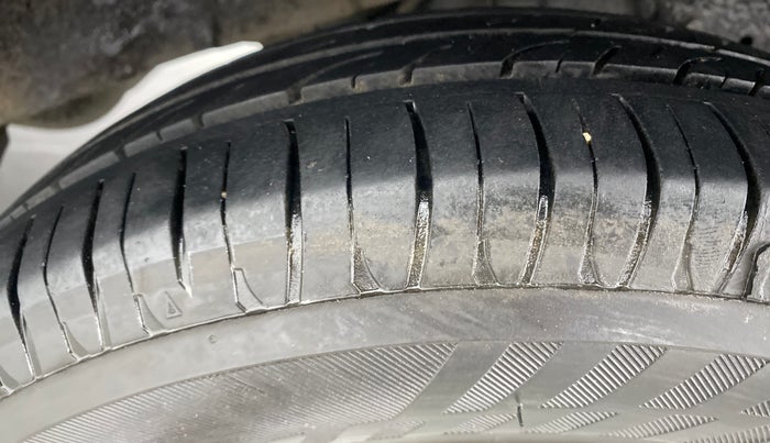 2014 Hyundai Santro Xing GLS, Petrol, Manual, 73,947 km, Left Rear Tyre Tread