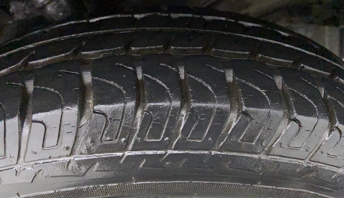 2014 Maruti Wagon R 1.0 LXI CNG, CNG, Manual, 18,348 km, Left Front Tyre Tread