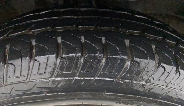 2014 Maruti Wagon R 1.0 LXI CNG, CNG, Manual, 18,348 km, Right Front Tyre Tread