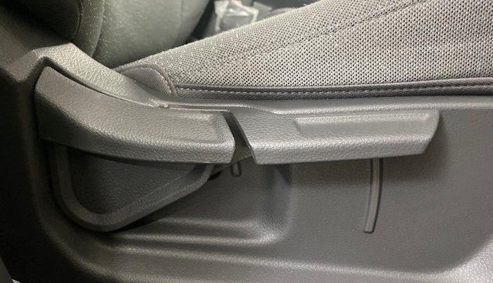 2025 KIA SYROS HTK Plus 1.0 Turbo 6MT, Petrol, Manual, 6,884 km, Driver Side Adjustment Panel