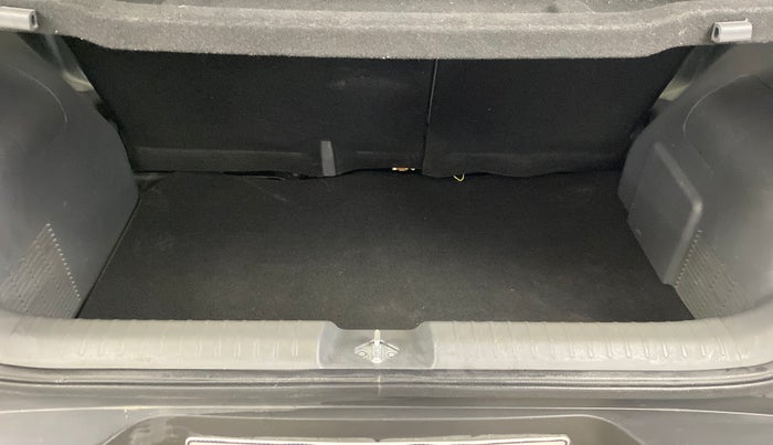 2025 KIA SYROS HTK Plus 1.0 Turbo 6MT, Petrol, Manual, 6,884 km, Boot Inside