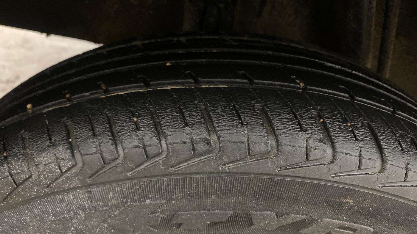 2018 Renault Kwid RXT 1.0 AMT, Petrol, Automatic, 58,830 km, Right Rear Tyre Tread