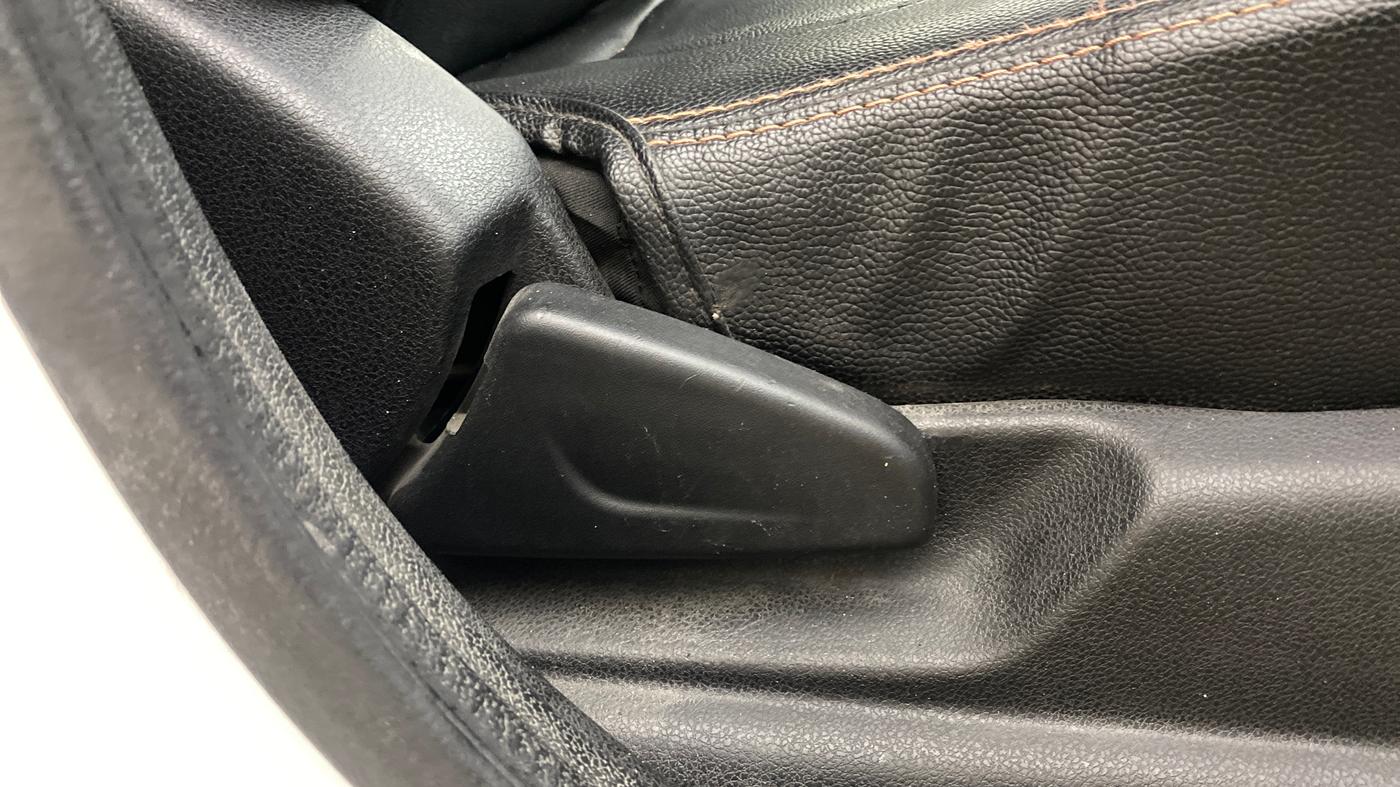 2018 Renault Kwid RXT 1.0 AMT, Petrol, Automatic, 58,830 km, Driver Side Adjustment Panel