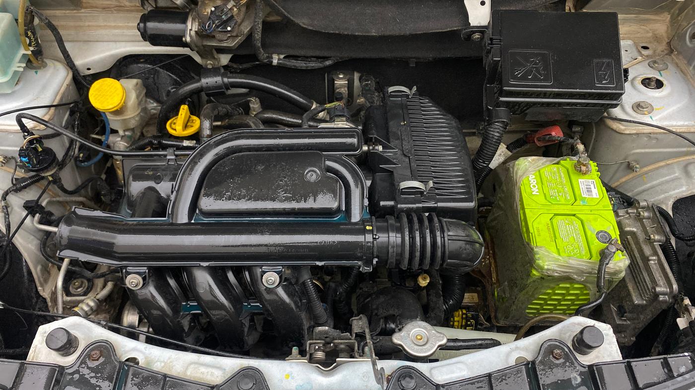 2018 Renault Kwid RXT 1.0 AMT, Petrol, Automatic, 58,830 km, Engine View