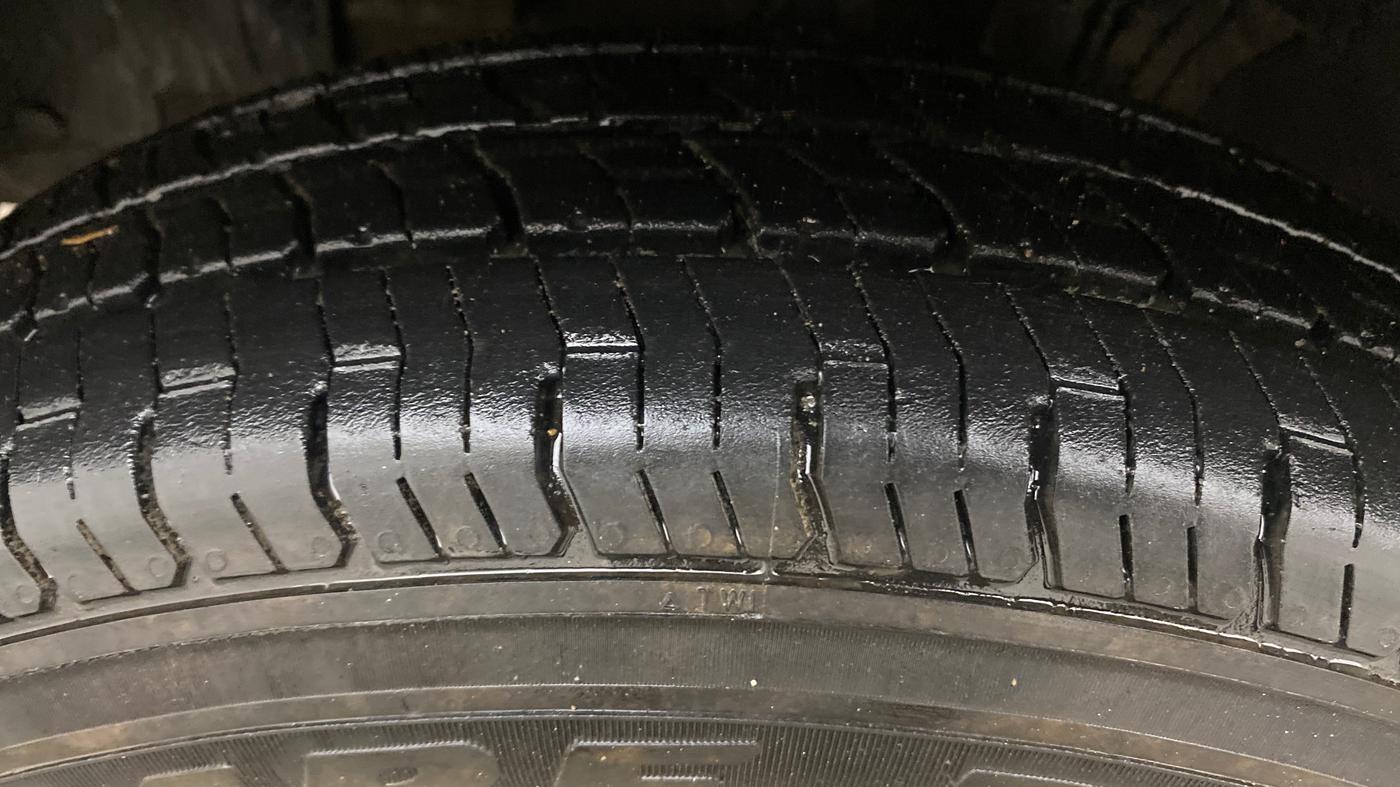 2018 Renault Kwid RXT 1.0 AMT, Petrol, Automatic, 58,830 km, Left Front Tyre Tread