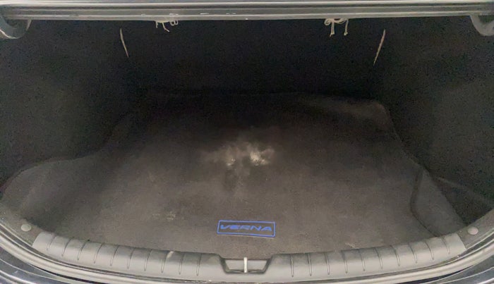 2019 Hyundai Verna 1.6 VTVT SX + AT, Petrol, Automatic, 50,480 km, Boot Inside