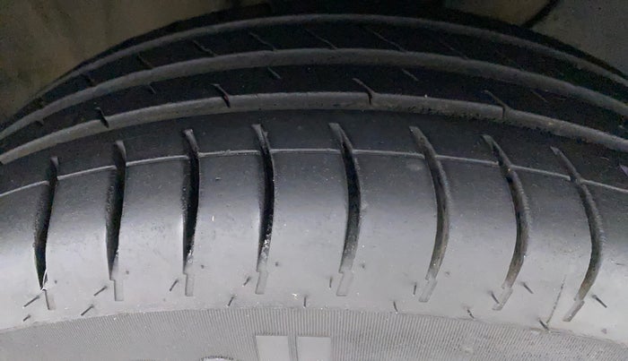 2019 Hyundai Elite i20 SPORTZ PLUS 1.2, Petrol, Manual, 83,410 km, Right Front Tyre Tread