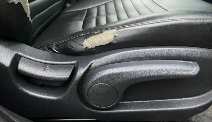 2019 Hyundai Elite i20 SPORTZ PLUS 1.2, Petrol, Manual, 83,410 km, Driver Side Adjustment Panel